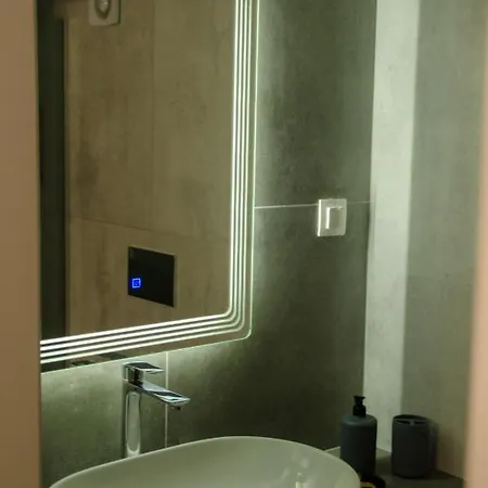 C.7 Cyclamen #loft_studio_near_the_sea * Thessalonique